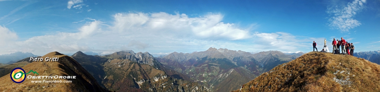 42 Pizzo Baciamorti a dx, Monte Aralalta a sx .jpg
